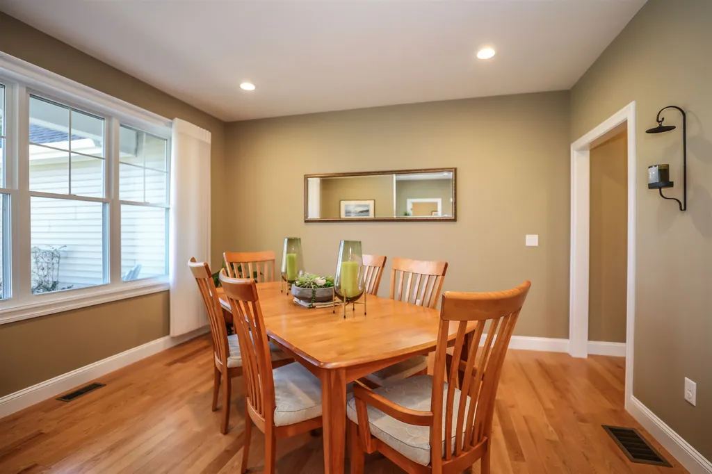33 Legacy Drive Nashua NH 03062