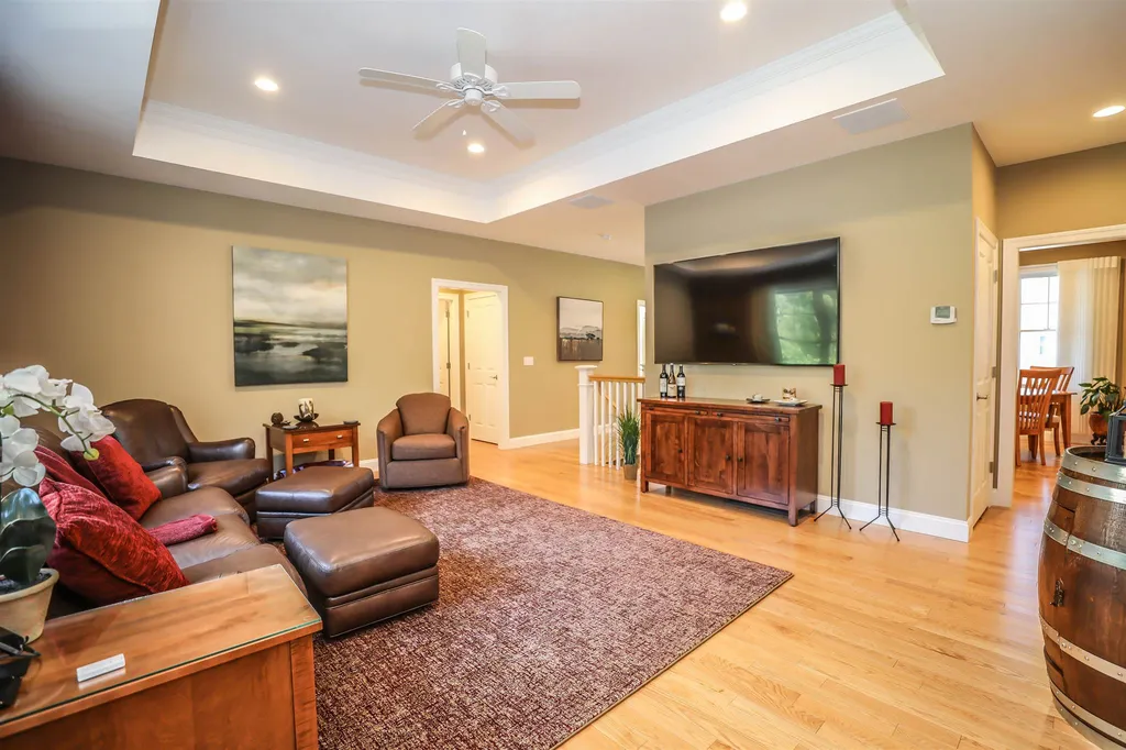 33 Legacy Drive Nashua NH 03062