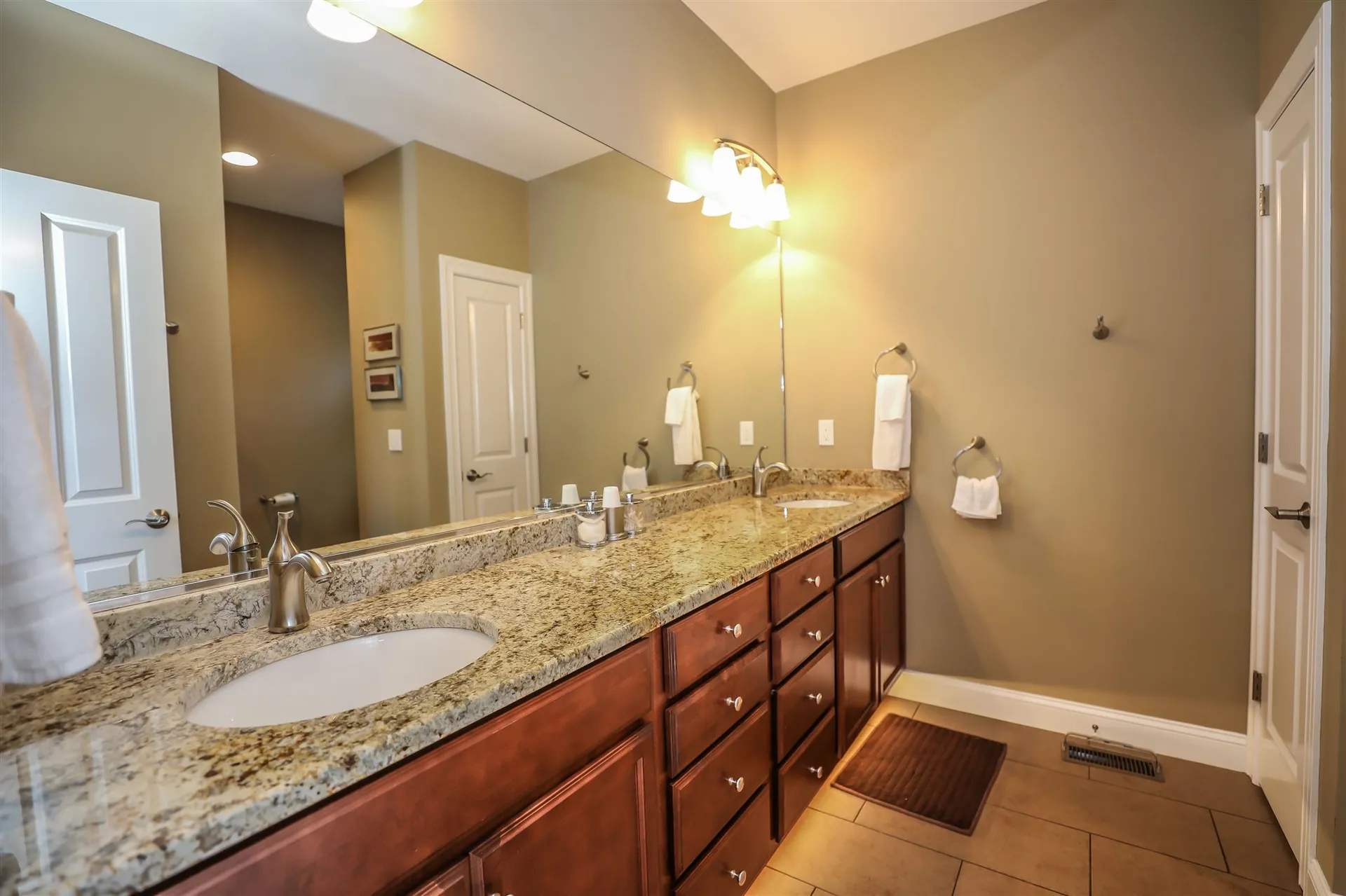 33 Legacy Drive Nashua NH 03062
