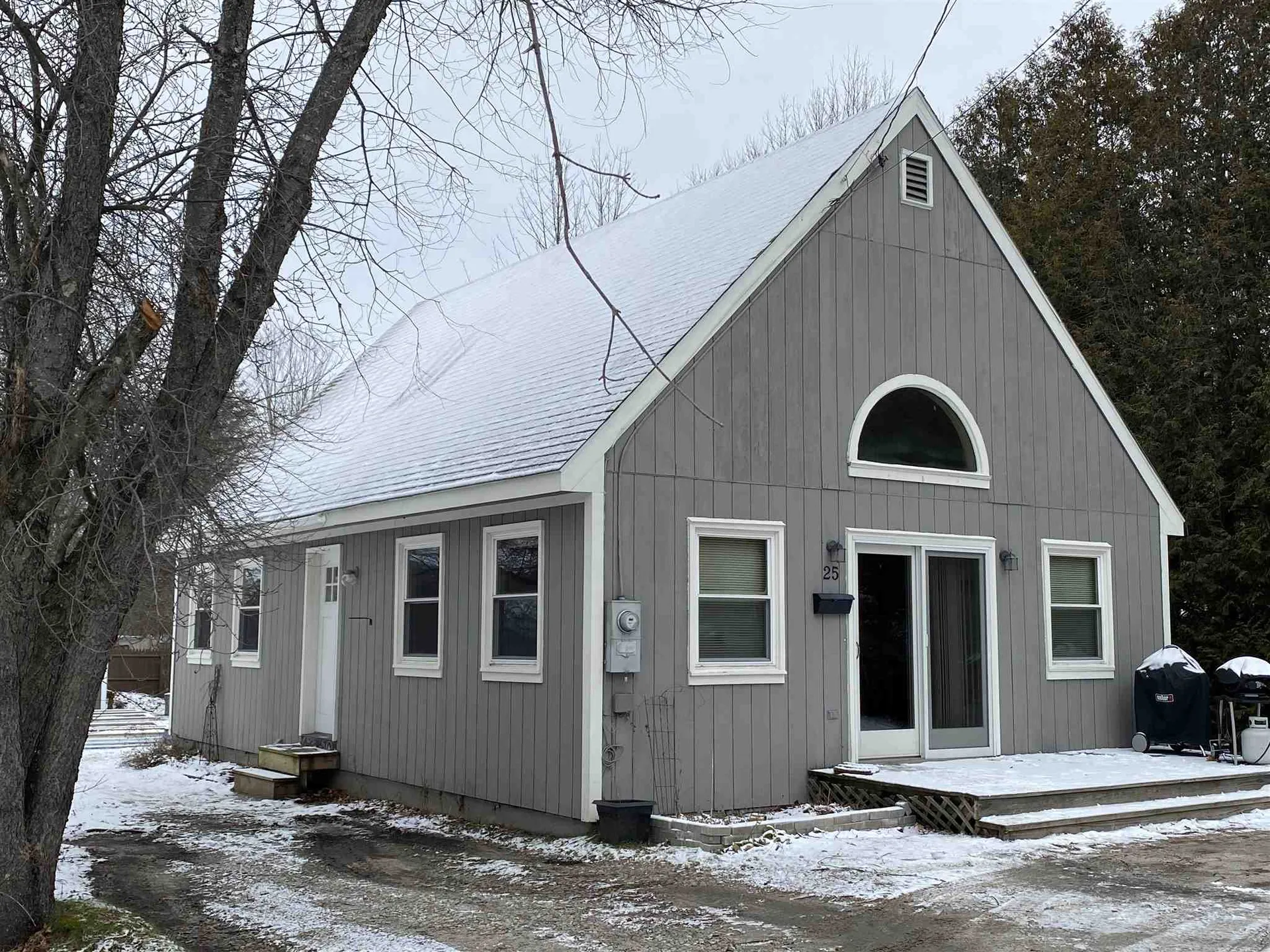 25 Oak Street Newport NH 03773