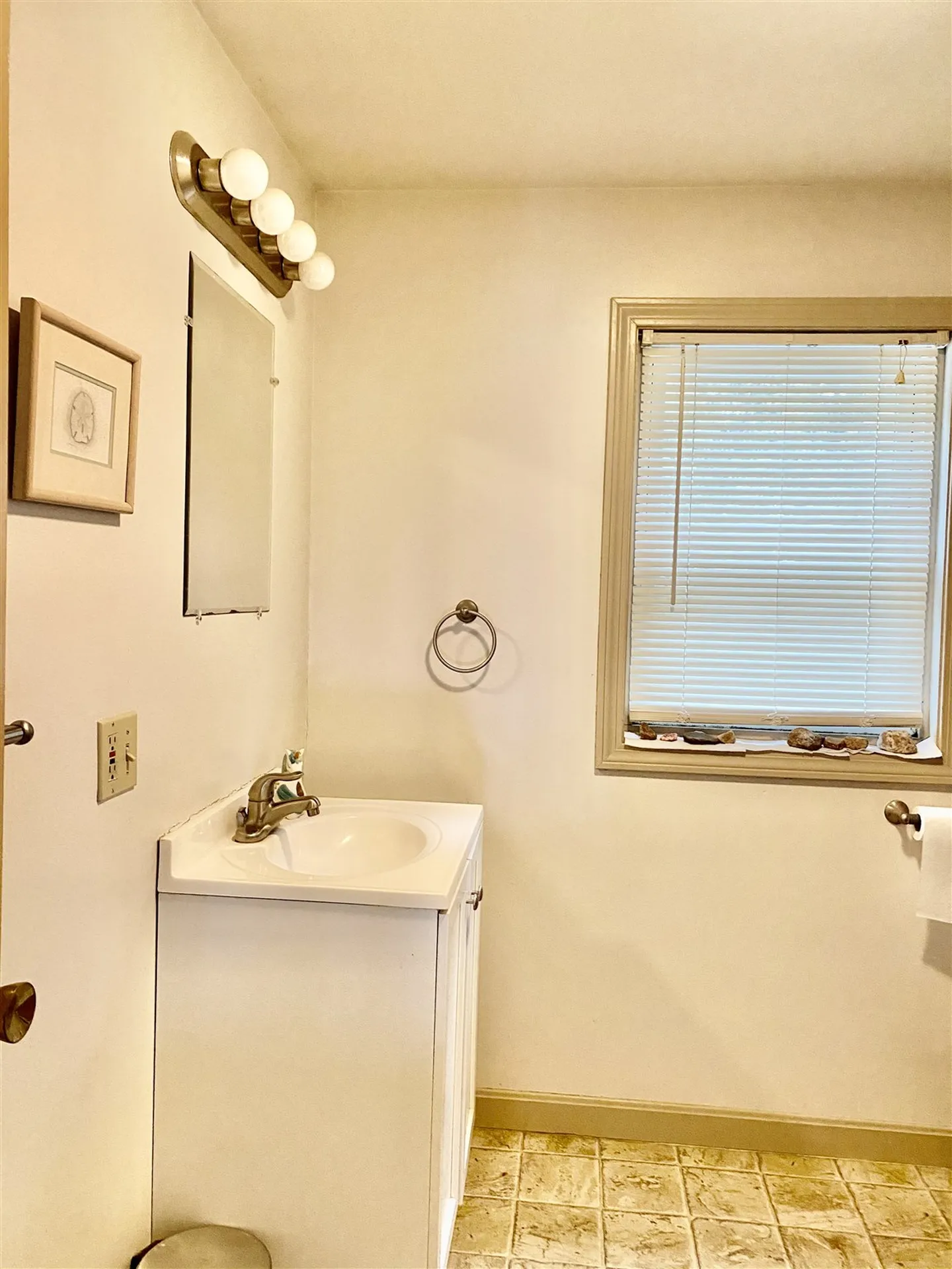 25 Oak Street Newport NH 03773