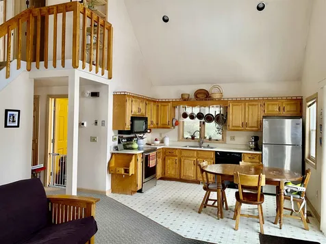 25 Oak Street Newport NH 03773