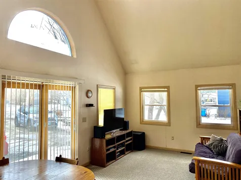 25 Oak Street Newport NH 03773