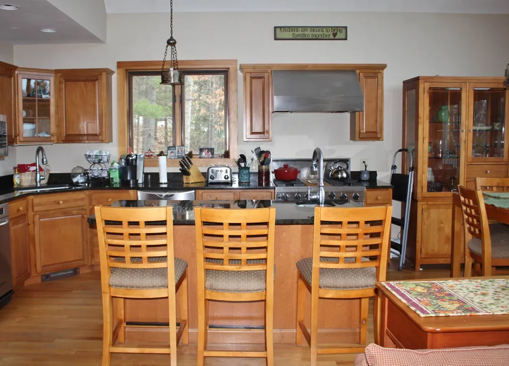 30 Weetamoo Trail Campton NH 03223