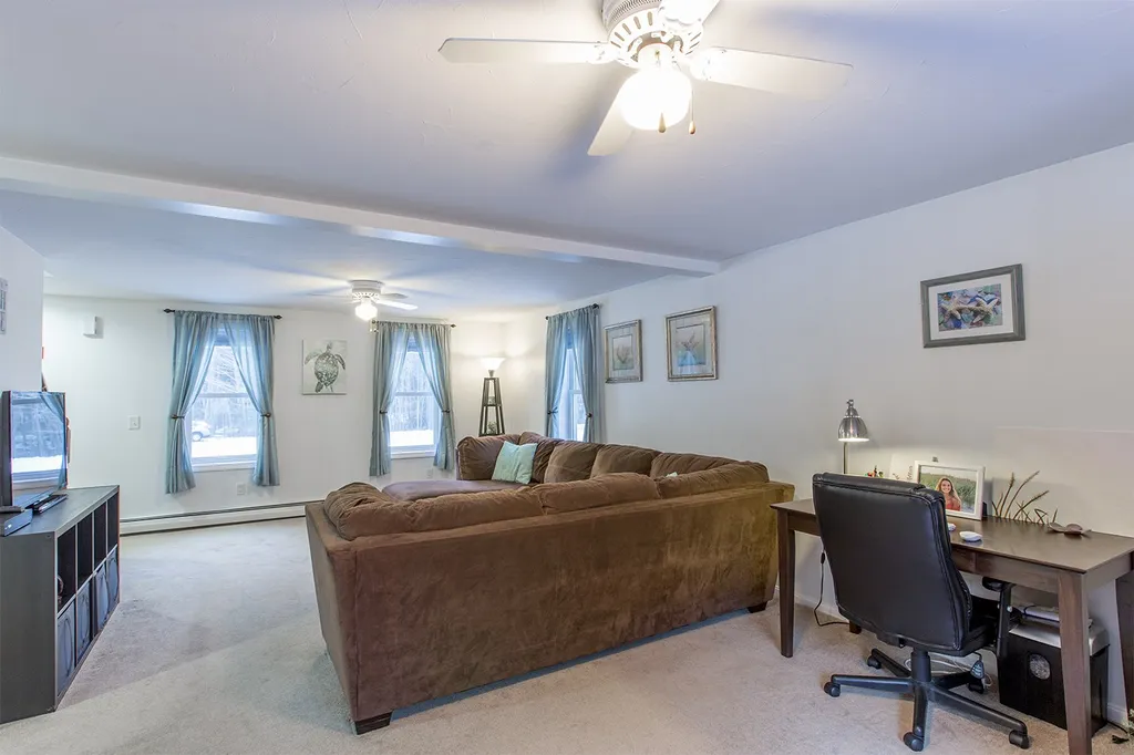 45 Harvey Lane Epping NH 03042