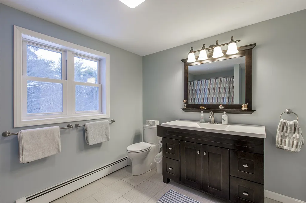 45 Harvey Lane Epping NH 03042