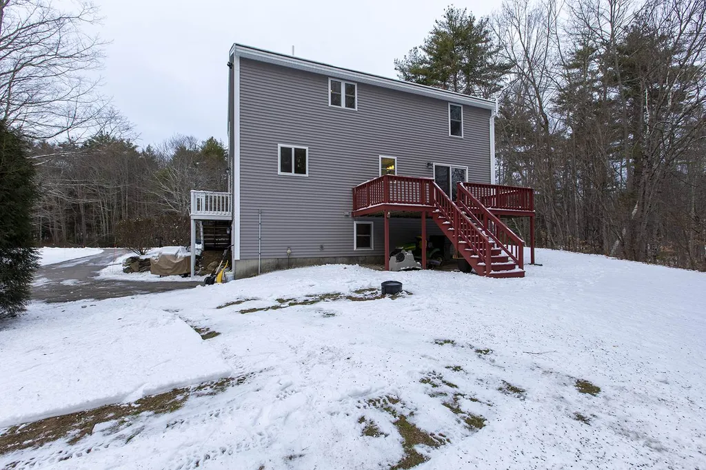 45 Harvey Lane Epping NH 03042