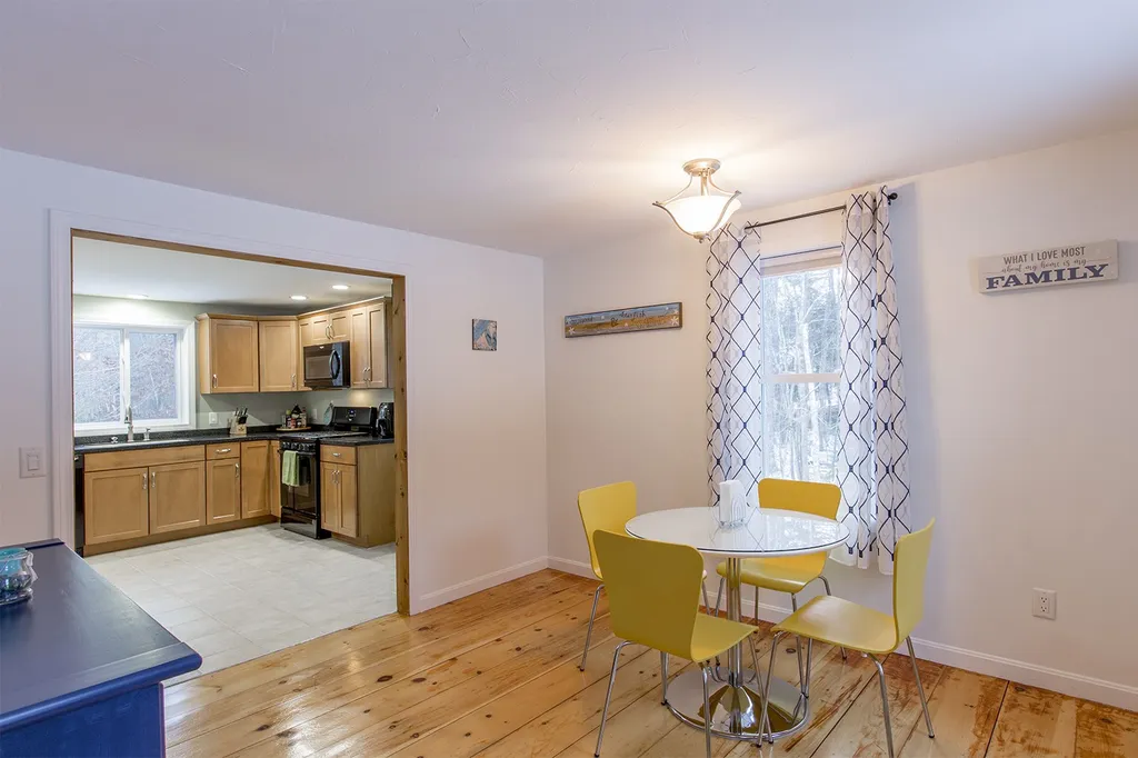 45 Harvey Lane Epping NH 03042
