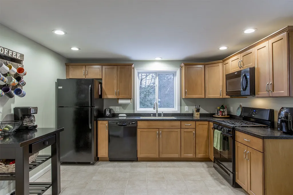 45 Harvey Lane Epping NH 03042