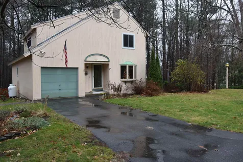 8 Cunningham Drive Derry NH 03038