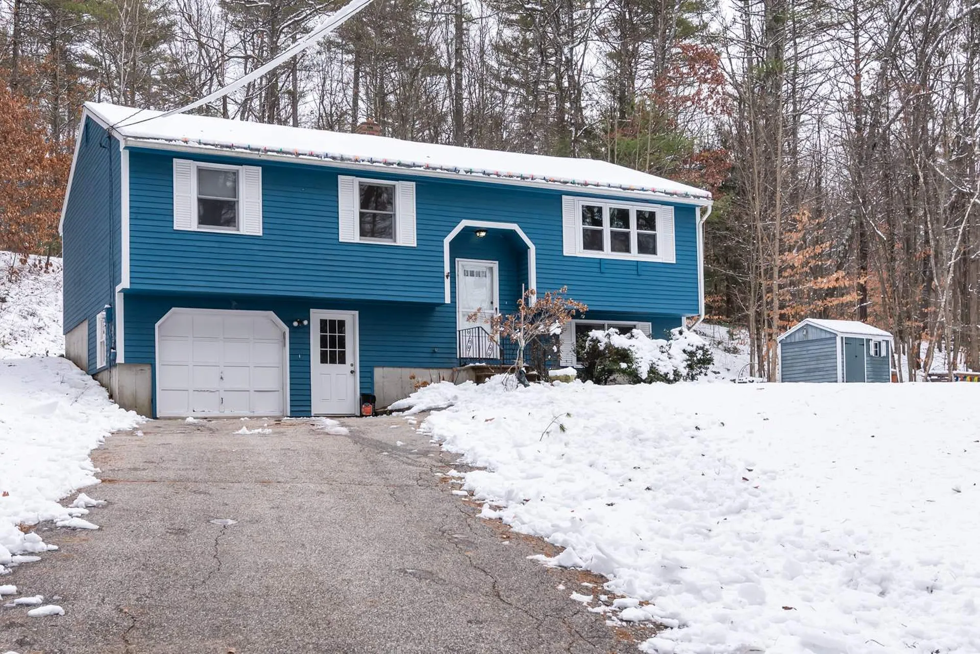 298 Dearborn Road Auburn NH 03032