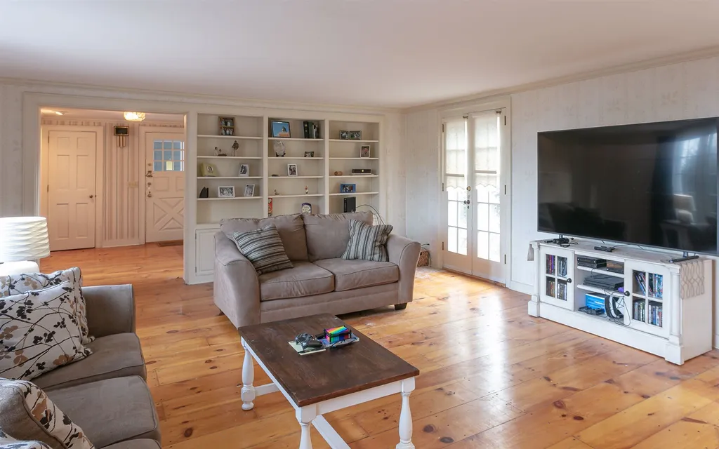 10 Macri Lane Walpole NH 03608