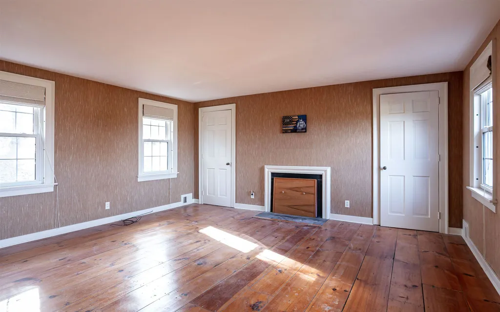 10 Macri Lane Walpole NH 03608