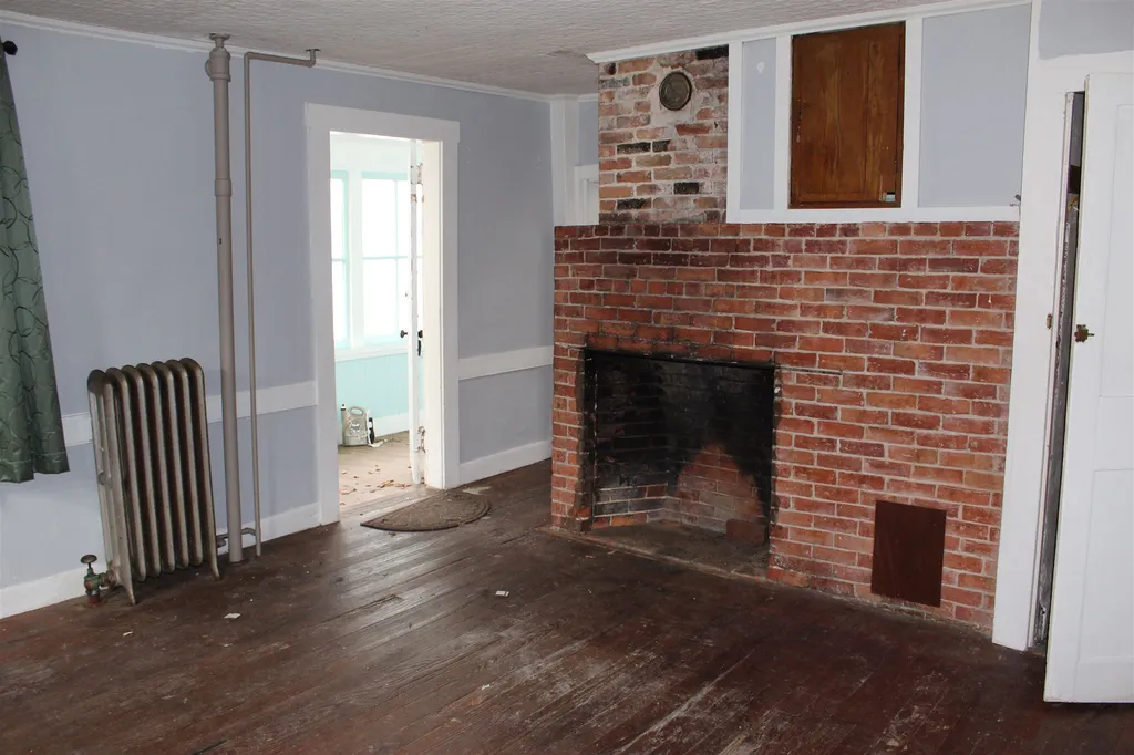 12 Central Street Newmarket NH 03857