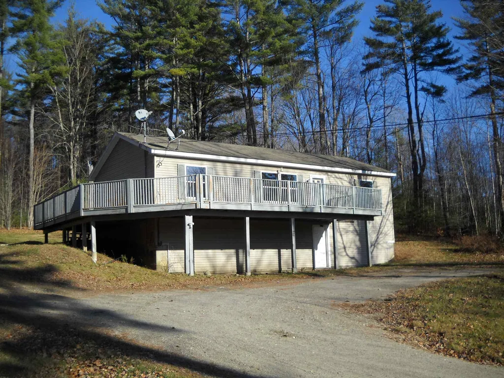 27 Weeks Drive Orford NH 03777