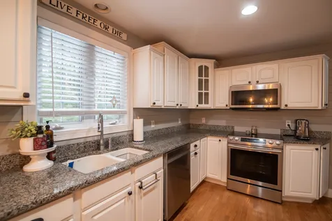 12 Bayberry Road Chester NH 03036