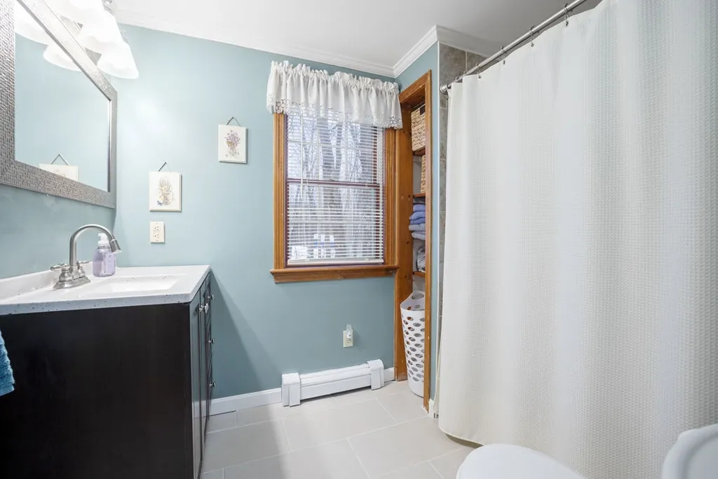 207 Chases Pond Road York ME 03909