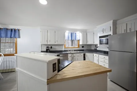 207 Chases Pond Road York ME 03909
