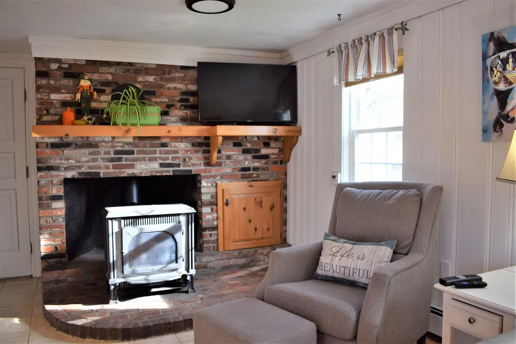 161 Main Street Kingston NH 03848