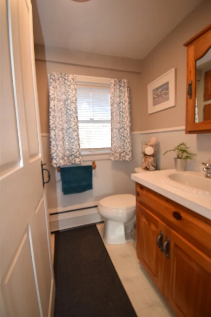 161 Main Street Kingston NH 03848