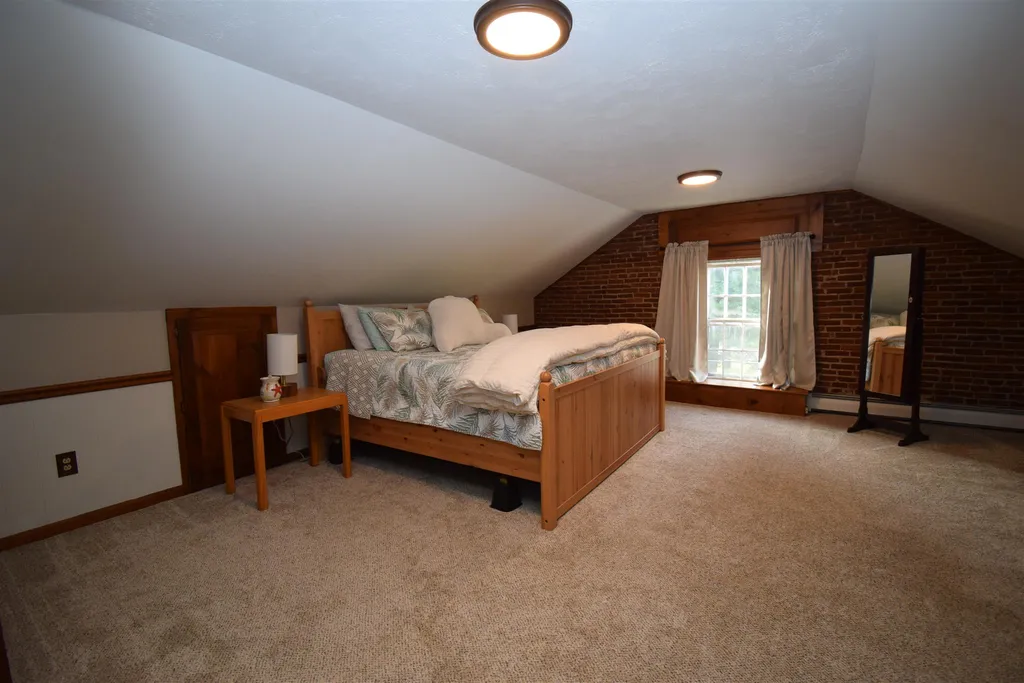 161 Main Street Kingston NH 03848
