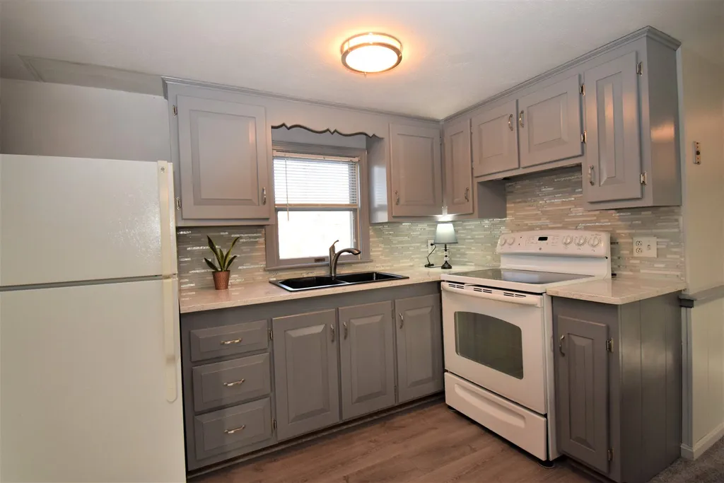 161 Main Street Kingston NH 03848