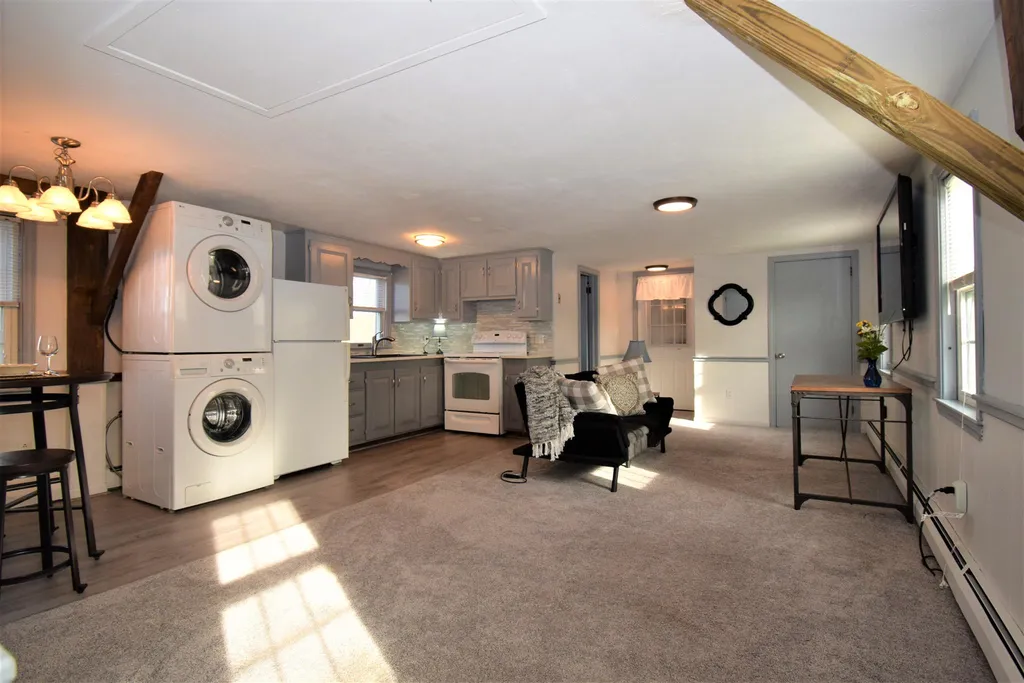 161 Main Street Kingston NH 03848