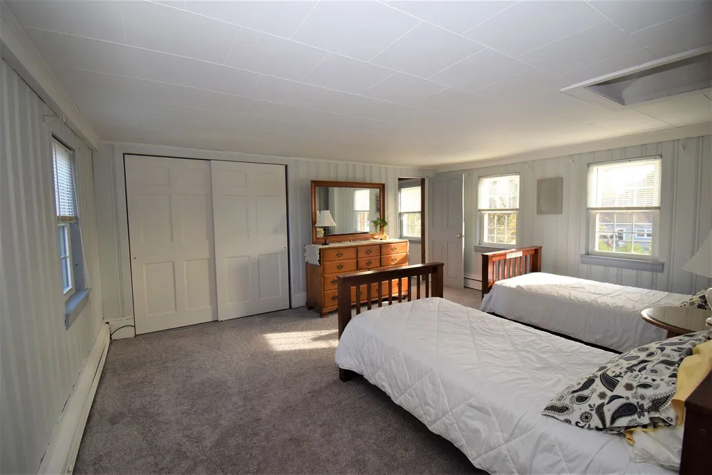 161 Main Street Kingston NH 03848