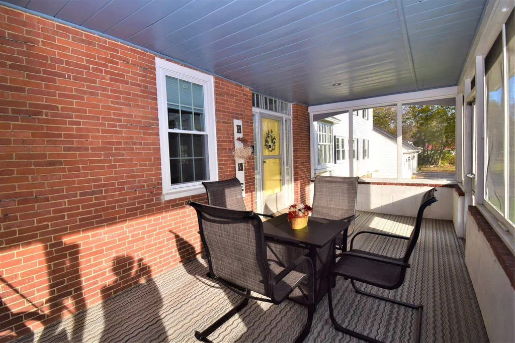 161 Main Street Kingston NH 03848