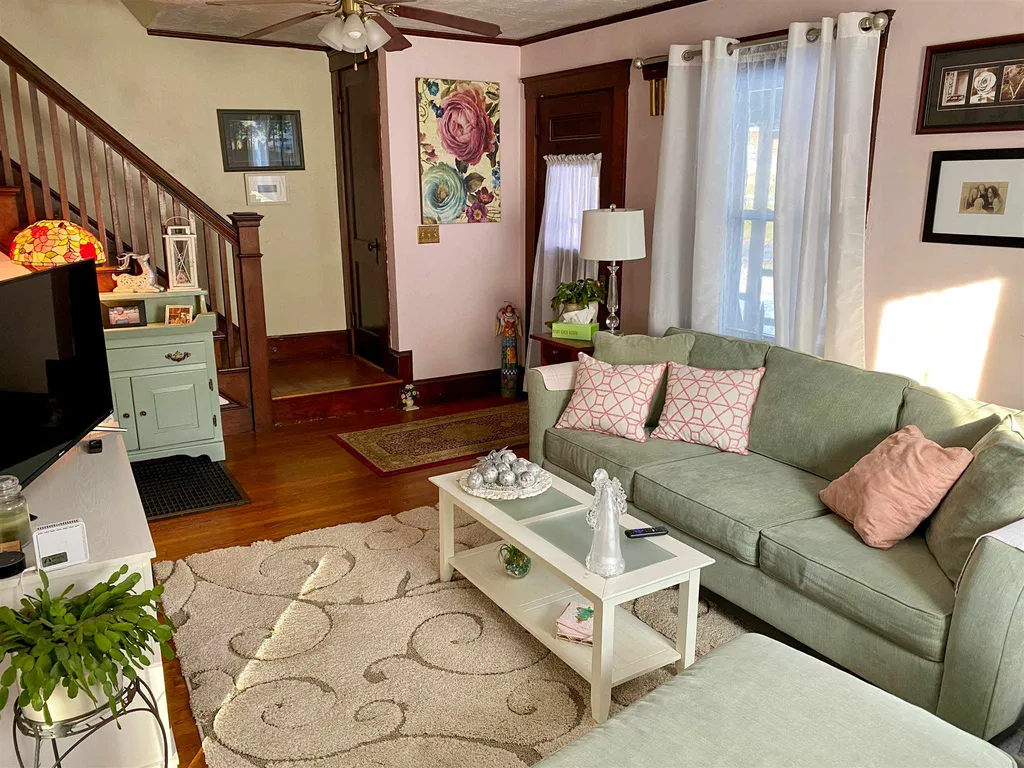 438 West Main Street Tilton NH 03276