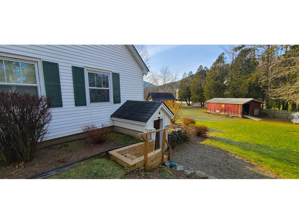 2973 Vt Route 100 Stockbridge VT 05772