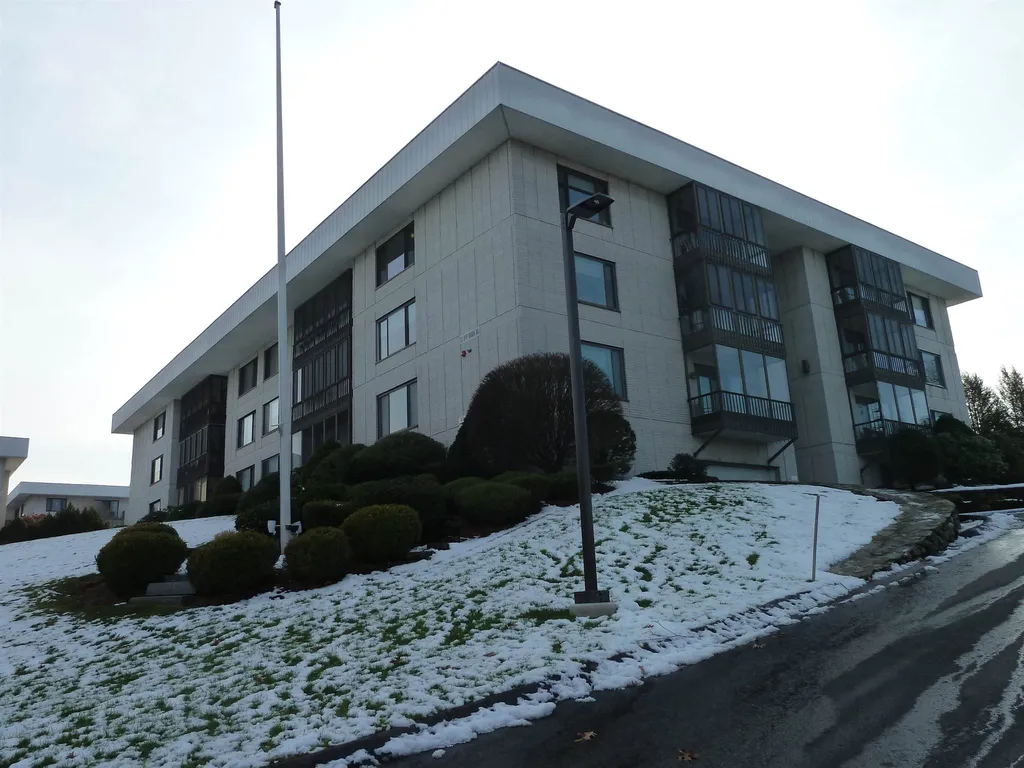 33 Spit Brook Road Nashua NH 03060