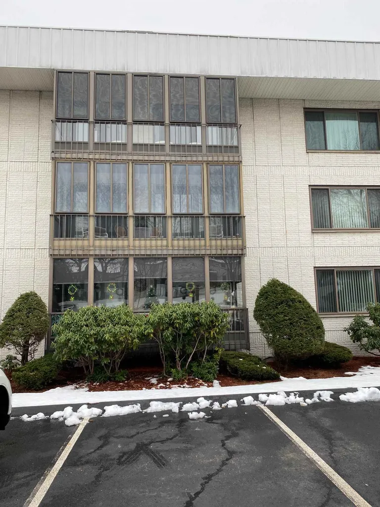 33 Spit Brook Road Nashua NH 03060
