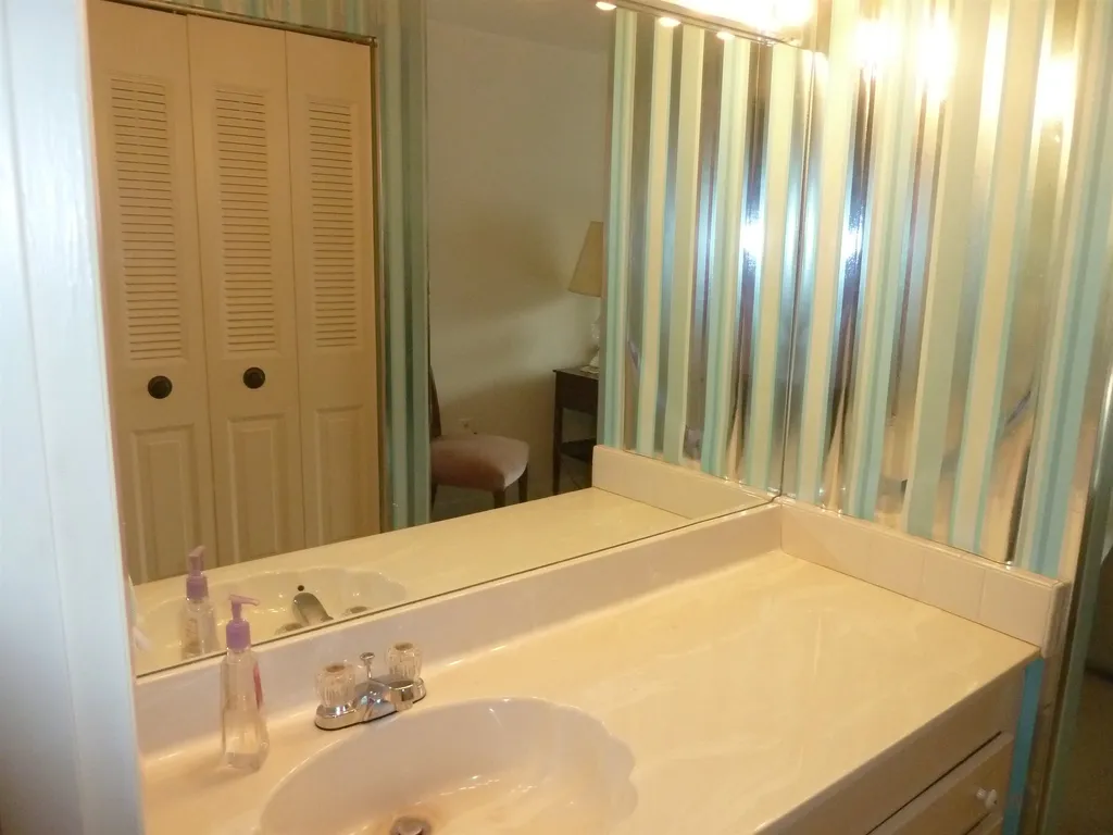 33 Spit Brook Road Nashua NH 03060