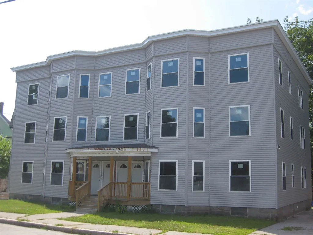 21 Clifford Avenue Manchester NH 03103