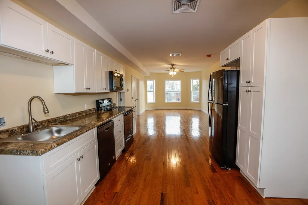 21 Clifford Avenue Manchester NH 03103
