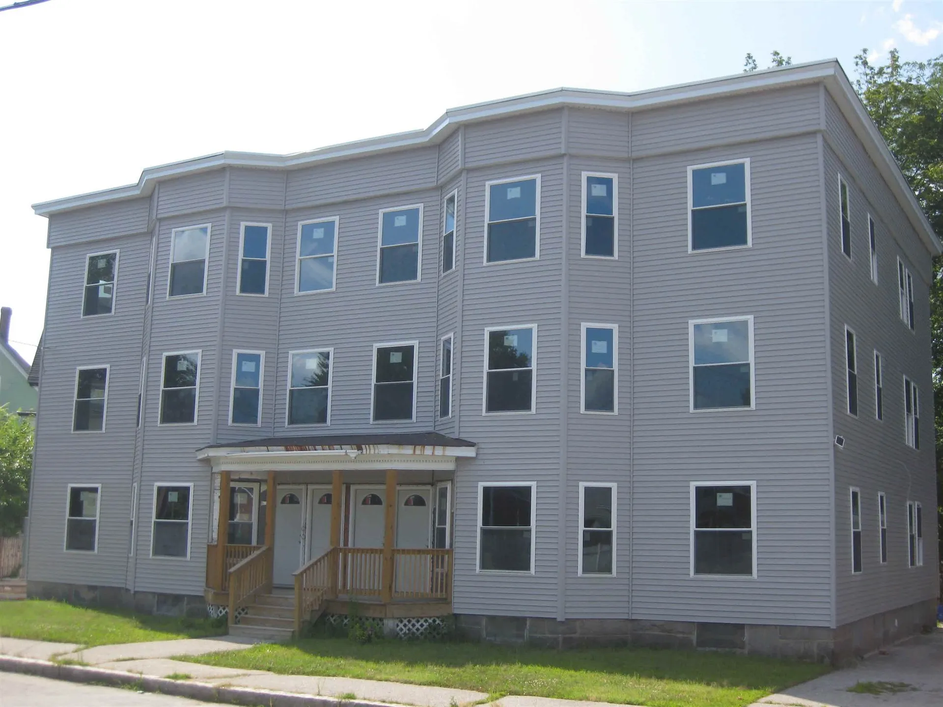 21 Clifford Avenue Manchester NH 03103