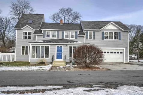 12 Davis Park Plaistow NH 03865
