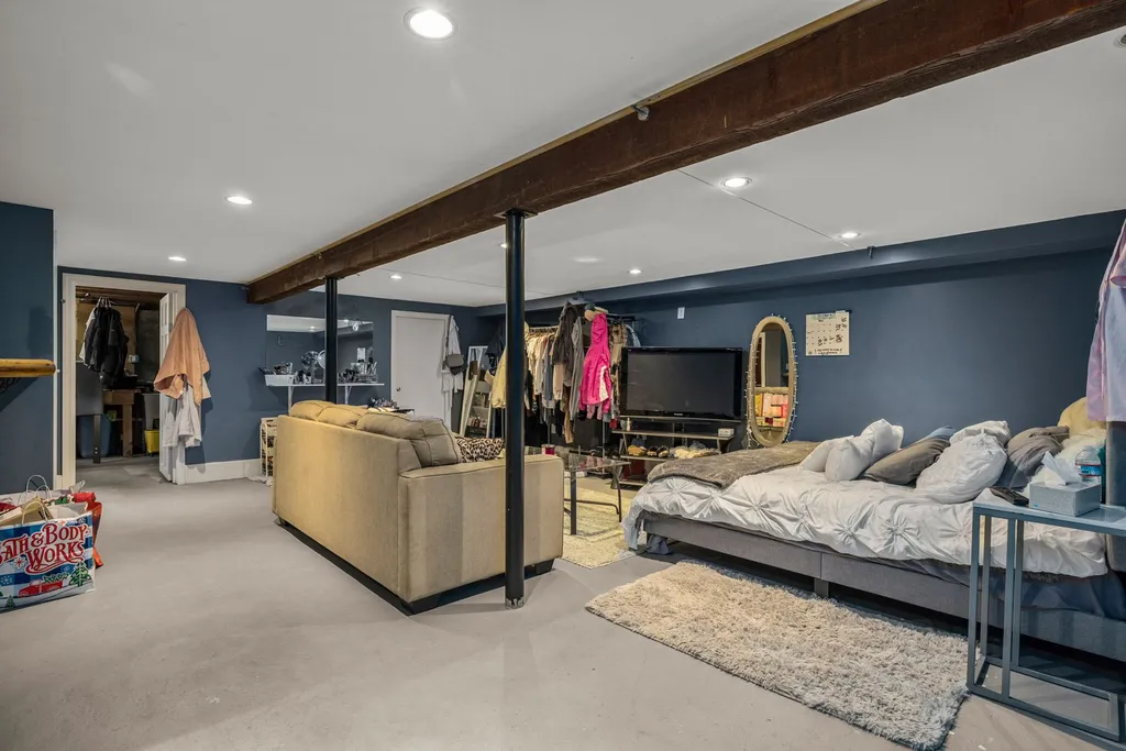 187 Leslie Drive Portsmouth NH 03801