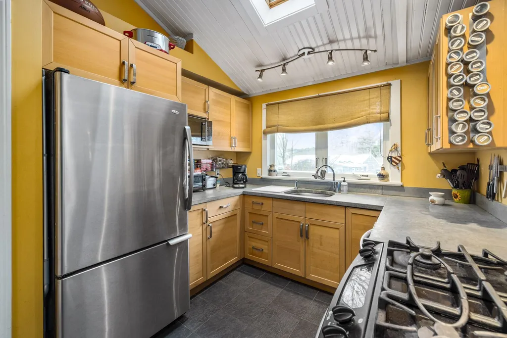 187 Leslie Drive Portsmouth NH 03801