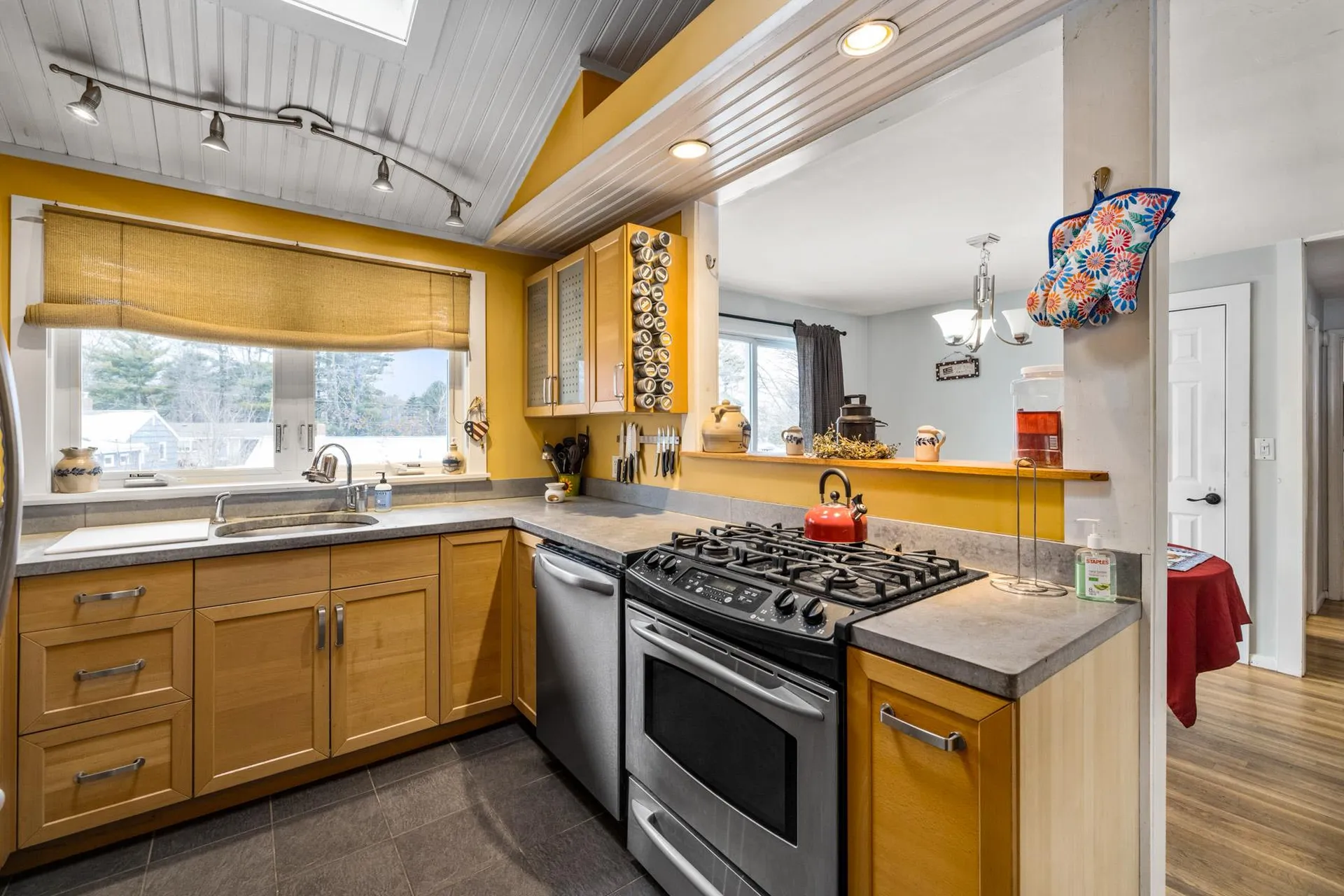 187 Leslie Drive Portsmouth NH 03801