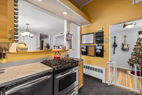 187 Leslie Drive Portsmouth NH 03801