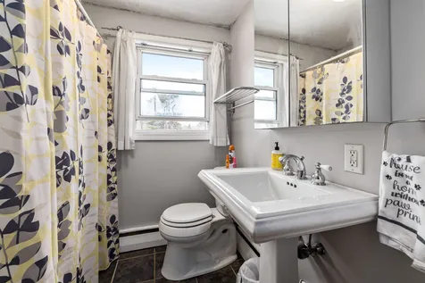187 Leslie Drive Portsmouth NH 03801
