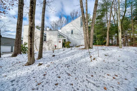 7 Hammar Road Nashua NH 03062