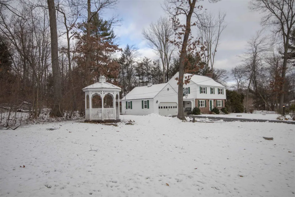 11 Lucille Avenue Salem NH 03079