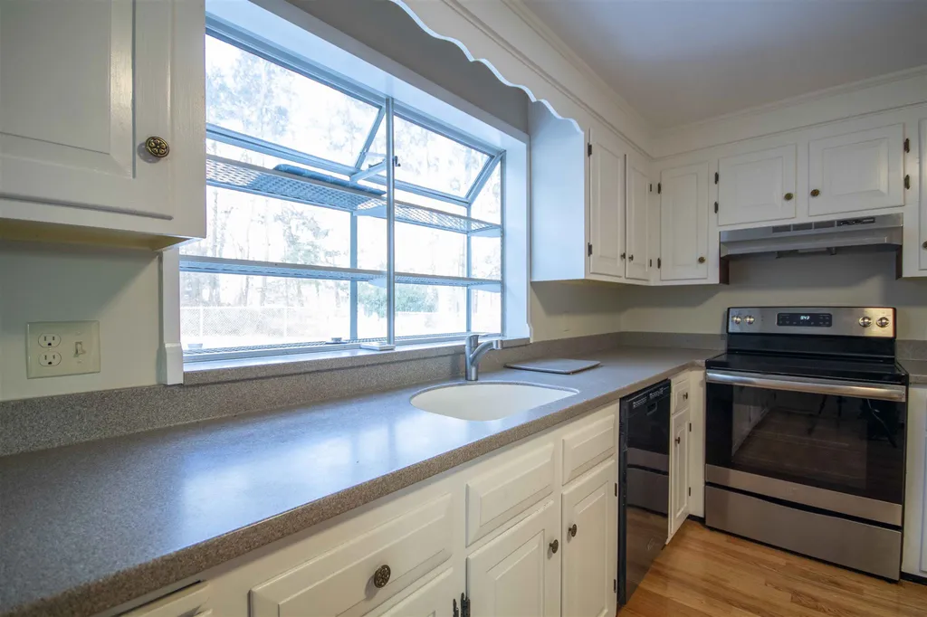 11 Lucille Avenue Salem NH 03079