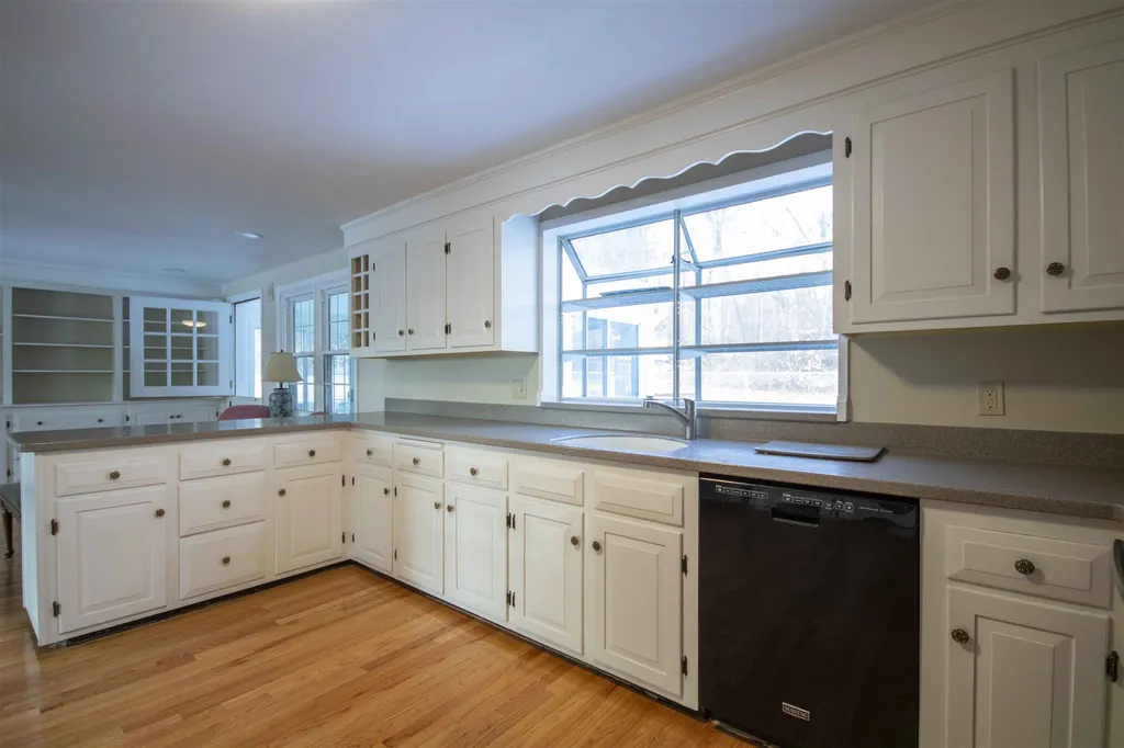 11 Lucille Avenue Salem NH 03079