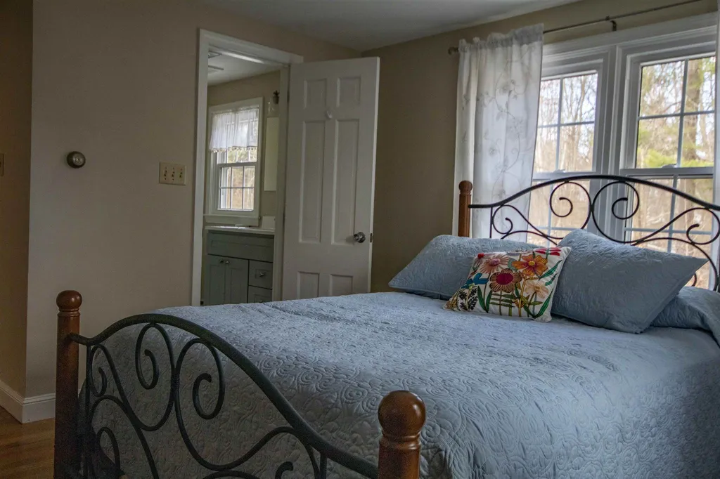 11 Lucille Avenue Salem NH 03079