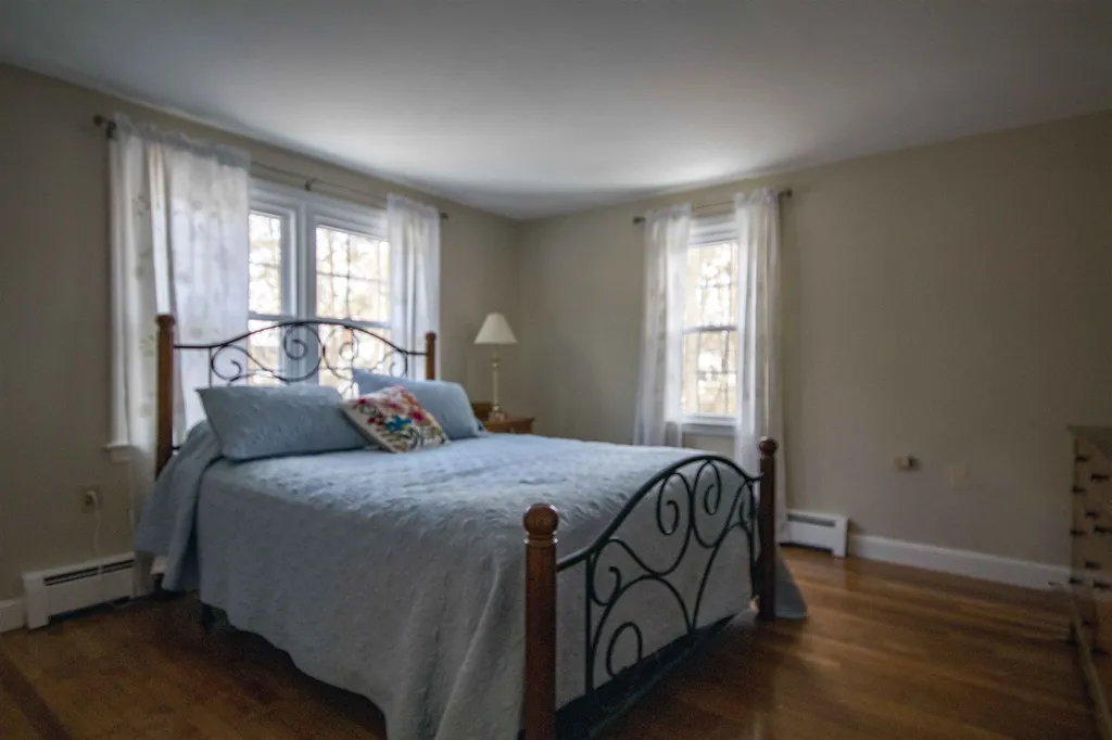 11 Lucille Avenue Salem NH 03079