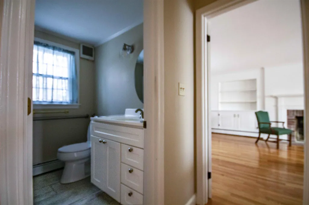 11 Lucille Avenue Salem NH 03079
